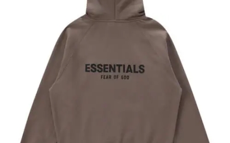 Essentials Hoodie: The Perfect Blend of Comfort and Style