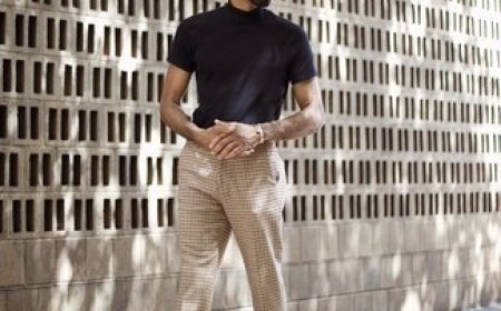 The Stylish Comfort of Knitted Crew Neck T-Shirts