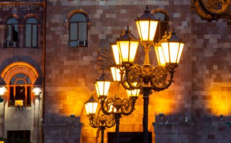 How Outdoor Lighting Can Transform Curb Appeal
