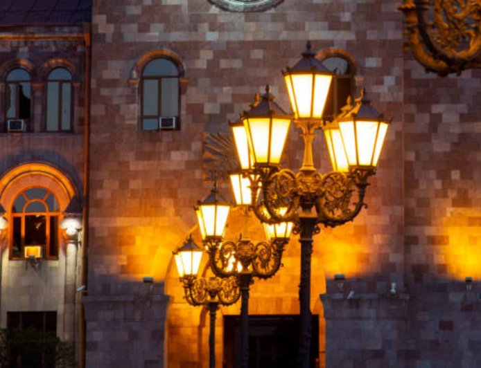 How Outdoor Lighting Can Transform Curb Appeal